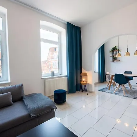Apartment 4-zimmer Mit Grandioser Aussicht In Zentraler Lage *